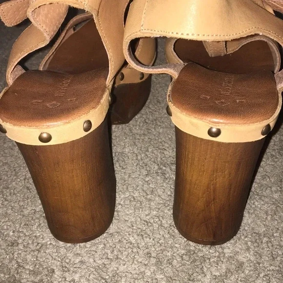 Musse & Cloud Tan Leather Wooden Heel Platforms - Picture 7 of 8